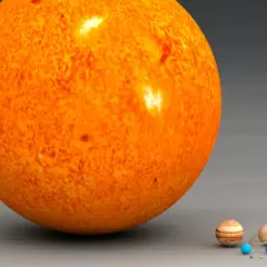 Enorm sol med flammande yta bredvid små planeter. Solens diameter är gigantisk jämfört med dessa himlakroppar.