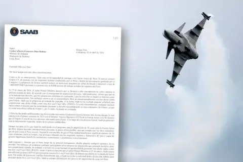 Saab Gripen-plan som flyger i luften. Ett brev från Saab om ett potentiellt Saab space-projekt.