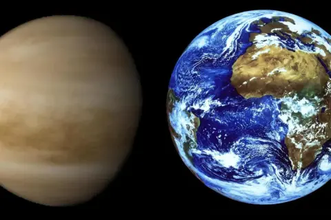 Venus atmosfär, en virvlande brunaktig planet, jämförs med en blå och grön jord.