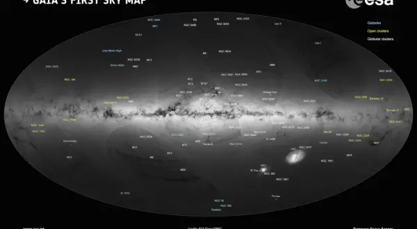 Gaia-kartan visar Vintergatan och dess omgivningar, med galaxer och stjärnhopar markerade. En fantastisk överblick från Gaia-resan.