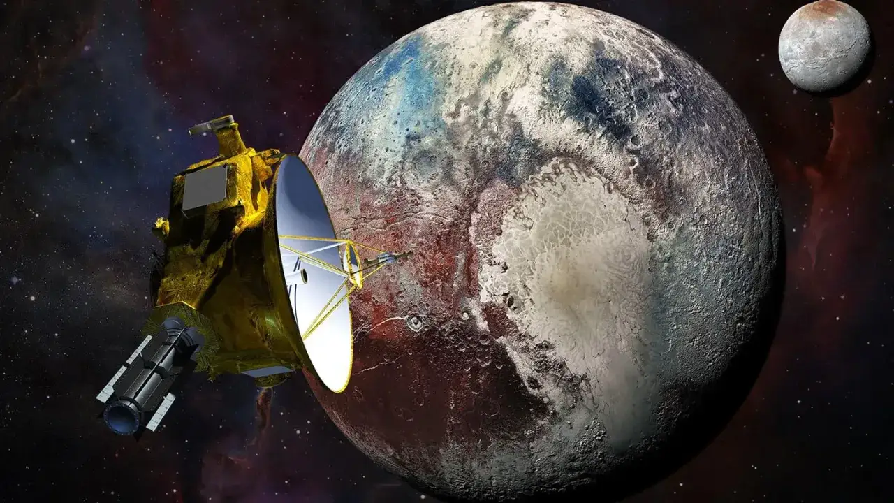 New Horizons-sonden n&auml;rmar sig Pluto och dess m&aring;ne Charon, en ny horisont i rymden.