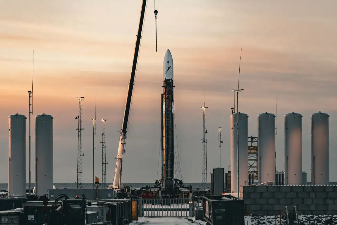 Raket redo för uppskjutning vid Esrange rymdbas. Isar Aerospace förbereder sig för framtiden.